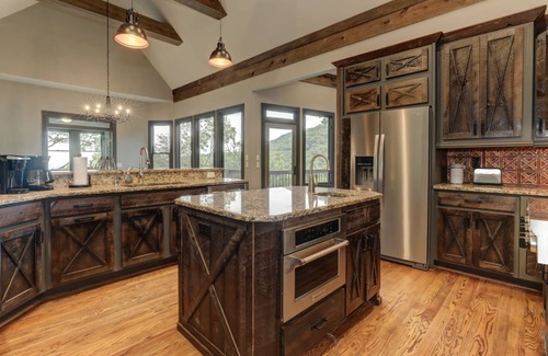 Big Canoe House | Swimming Pool, Steamy Hot Tub, Home Theater, Sunroom, Game Room & Community Extras - Red Fox Manor