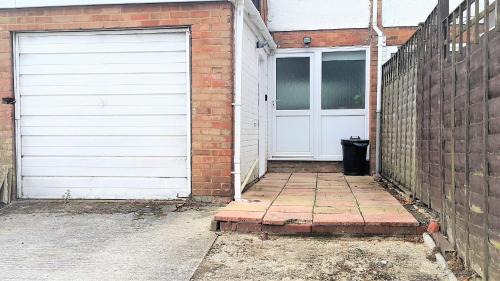 Swindon Apartment | Swindon Old Town Studio - EnterCloud9SA