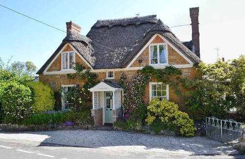 Chideock House | Swiss Cottage