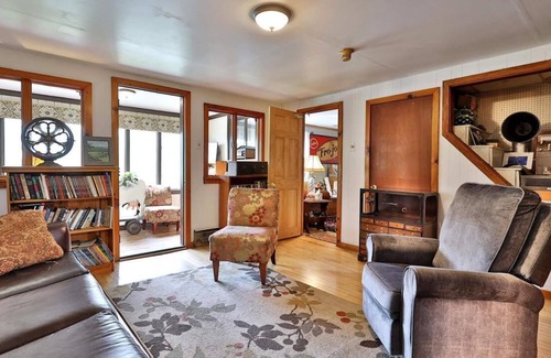 Pittsfield House | Swiss Farm Inn - Killington Area - Sleeps 15