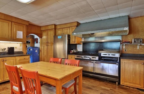 Pittsfield House | Swiss Farm Inn - Killington Area - Sleeps 15