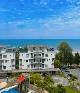 Tanjung Apartment | Swiss Garden Residence Pool Sea view Beach Resort LUXURY apartment & FaMiLy SUITE