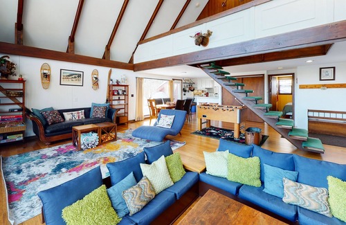Stratton and Bromley Ski Areas Ski Chalet | Swiss-Style A-Frame with WiFi, Wood-Burning Fireplace - Close to Slopes