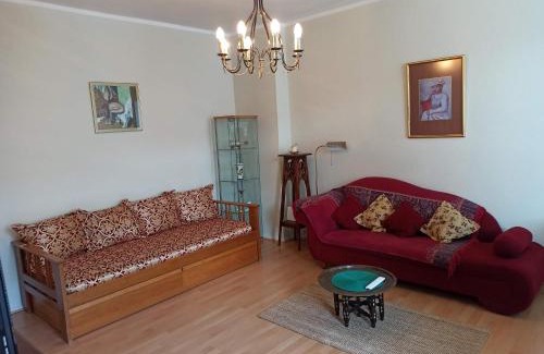 Charlottenburg-Wilmersdorf Apartment | Sybel