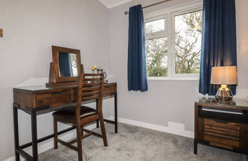 Mabe Cottage | SYCAMORE LODGE, pet friendly, with open fire in Helston