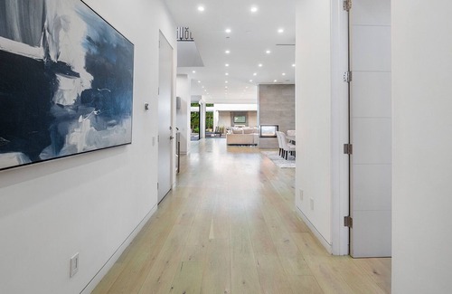 Greater Wilshire - Hancock Park Villa | Sycamore Luxury Villa