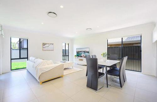 Cobbitty House | Sydney Cobbitty 4bed house,close Oran Park