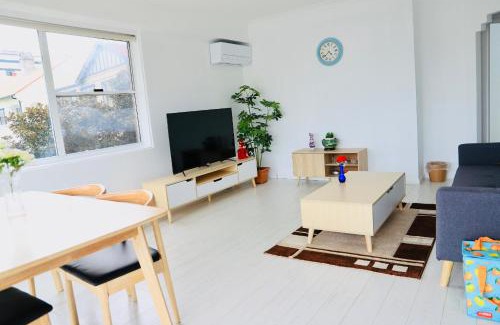 McMahons Point Apartment | Sydney Stage - Opera House & Harbour Bridge from Your Window