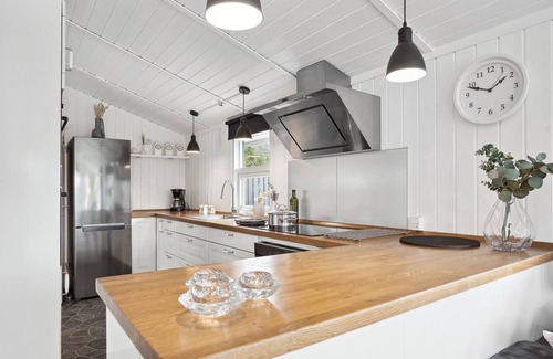 Hou House | "Sylvi" - 750m from the sea by Interhome