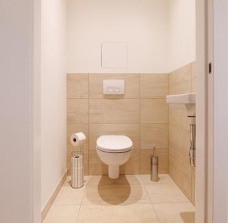 Neulerchenfeld Apartment | SYMPHONY Apartments 42 - Modern Loft with Terrace and Grill in Central Location