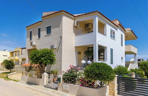Almyrida Apartment | SYNNY AND COMFORTABLE STUDIO NEAR CRYSTAL WATER SANDY BEACH