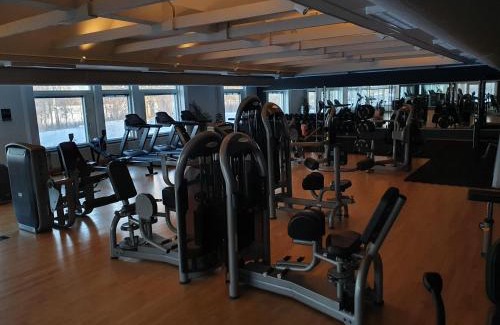 Skinnskatteberg Municipality Hotel | Systemairhallen Bed&Breakfast