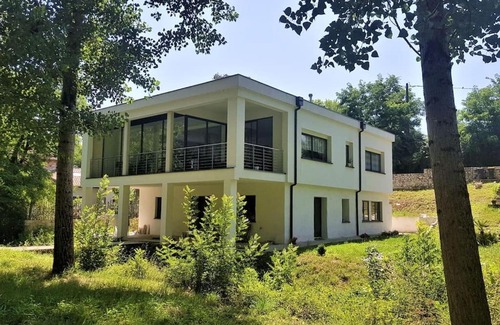 Sainte-Colombe-en-Bruilhois Apartment | T-2 ouest 47m2 la maison au bord du Canal du Midi