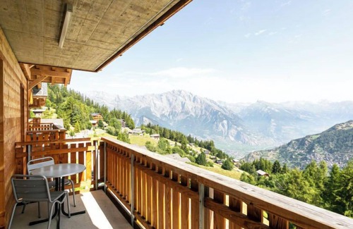 La Tzoumaz Apartment | T-Resort La Tzoumaz 3p6 vue vallée by Interhome