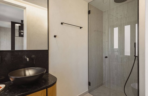 Old Town Apartment | T Suite -Luxury Retreat in the Heart of Chania Old Town