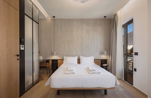 Old Town Apartment | T Suite -Luxury Retreat in the Heart of Chania Old Town