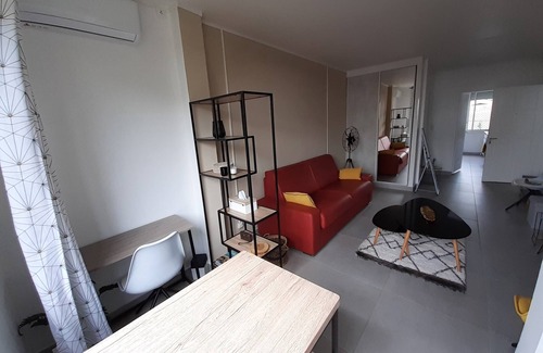 Saint-Denis Apartment | T1 CITY CENTER