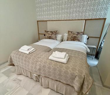 Encarnacion-Regina House | T19 Luxury Home 5br Private Terrace