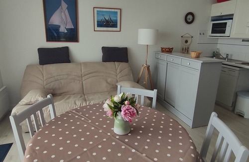 Saint-Hilaire-de-Riez Apartment | T2 apartment facing the ocean - Esplanade St Jean de Monts