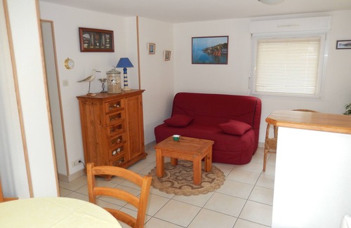 Pleneuf-Val-Andre Apartment | T2 apartment 20m from the beach on the ground floor of a house with garden