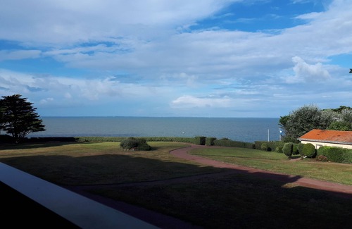 Pornic Apartment | T2 APARTMENT IN RESIDENCE FACING THE SEA