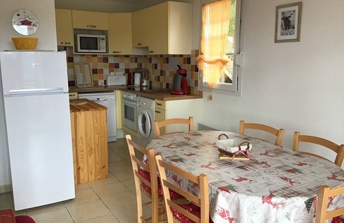 Les Angles Apartment | T2 Cabin 35 m² 4 to 6 people very pleasant, incredible view of the lake, classified 2*.
