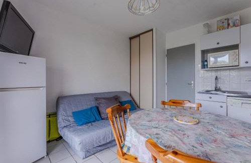 Biscarrosse Plage Apartment | T2 cabine à 250 m de la plage à Biscarrosse avec balcon plein sud et parking - FR-1-521-246