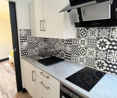 Roujan Apartment | T2 Centre-ville cour privée