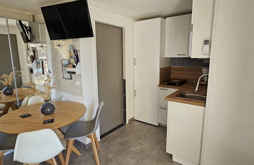 Gruissan Apartment | T2, la PLAYA, direct access to Grazel beach