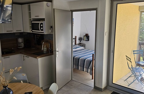 Gruissan Apartment | T2, la PLAYA, direct access to Grazel beach