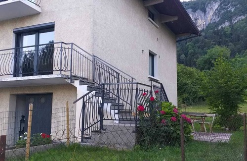Lathuile Apartment | T2 lake Annecy view