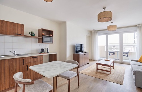 Levallois-Perret Condo | T2 moderne 4 pers. | Paris à 5 min de train