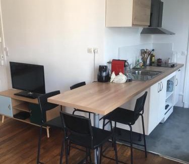 Maisons-Laffitte Apartment | T2 plein centre-ville, Gare à 5 min, Près Ermitage