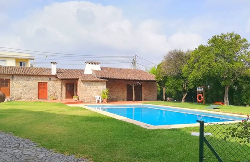 Braga House | T2 with shared pool and covered terrace
