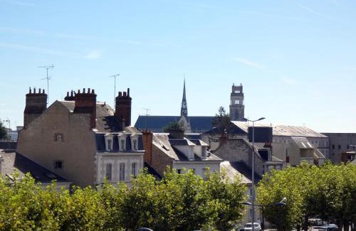 Saint-Vincent Apartment | T3 57m2 avec balcon proche gare SNCF - WIFI, Netflix, café et thé offerts