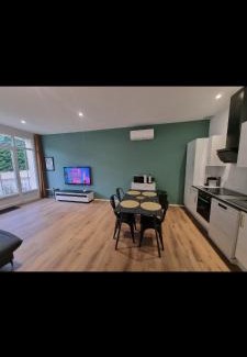 Giroussens Apartment | T3 de 60 M2 à 3 mins de l autoroute