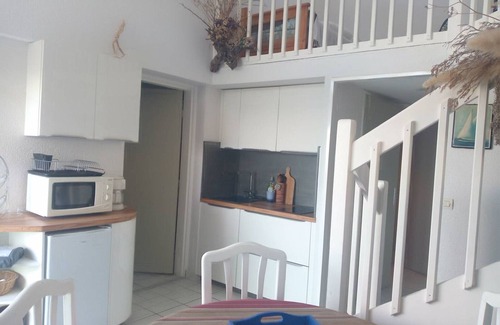 Saint-Cyprien Plage Apartment | T3 Mezzanine, 6 pax, Pool, Beach, Parking, Pets OK