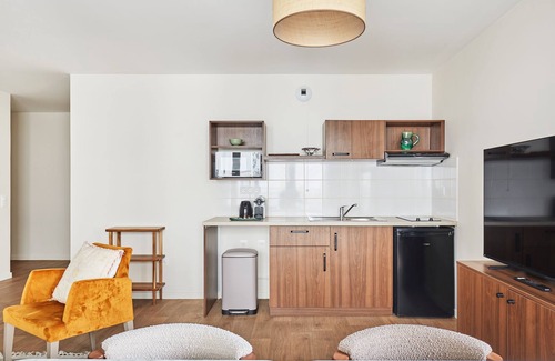 Levallois-Perret Condo | T3 spacieux + cuisine | Gare à 5 min, Paris direct