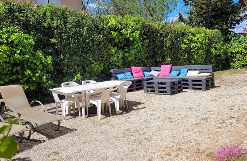 Saint-Cyr-sur-Mer Apartment | T3, terrace, garden, parking 80 m from the beach