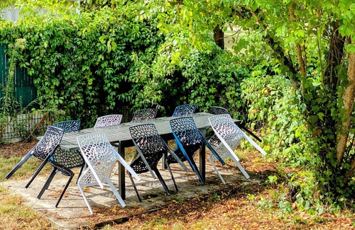 Villenave-d'Ornon Apartment | T5 3*** jacuzzi, 15mn tram C Bx, la campagne en centre ville