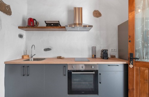 Tabayesco Apartment | 'Tabayesco' Holidays with Mountain Views, Shared Pool and Wi-Fi