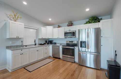 Indian Point Villa | Table Rock Lake Mega-Villa: Sleeps 29, Private Pool & Hot Tub, 3 mins to SDC!