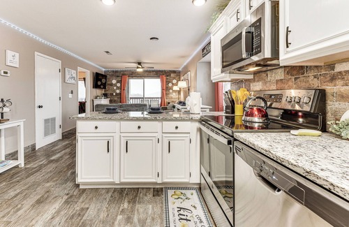 Indian Point Apartment | Table Rock Lake Views: Branson Family Getaway