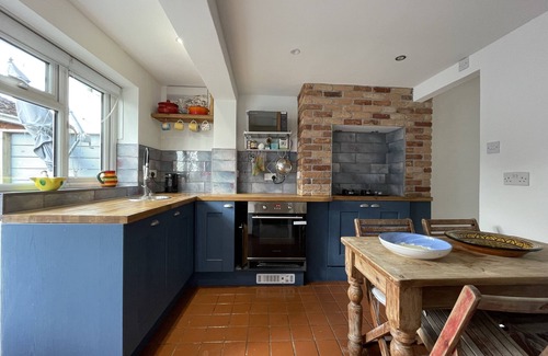 Old Town Hastings Cottage | Tackleway Prime Location Hastings old Town sea Views