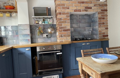 Old Town Hastings Cottage | Tackleway Prime Location Hastings old Town sea Views
