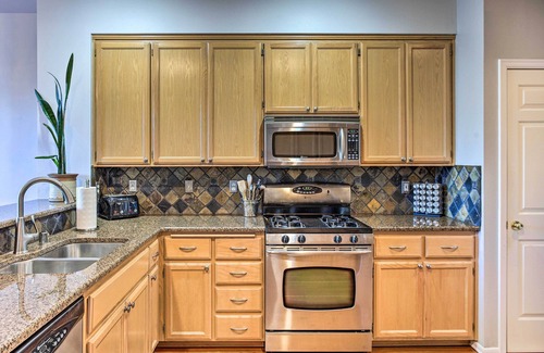 Northeast Tacoma House | Tacoma Home w/Garden + Pond ~ 3 Mi to Beach!