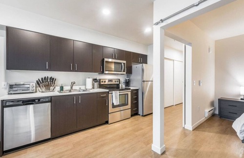 Hilltop Apartment | Tacoma Lux Modern Suite|2BR 1BA Fit for Long Stay