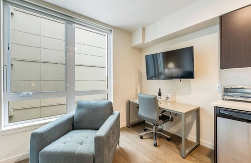 Hilltop Apartment | Tacoma Lux Modern Suite|2BR 1BA Fit for Long Stay