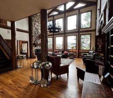 Estes Park Hotel | Taharaa Mountain Lodge