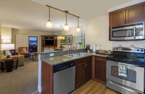 Las Vegas Condo | Tahiti Village 1BR Condo